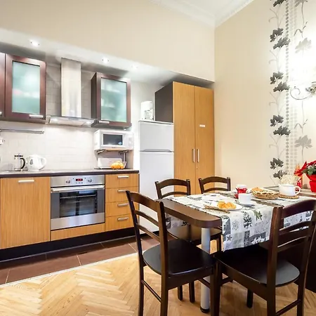 Classic In Old Town Apartment
